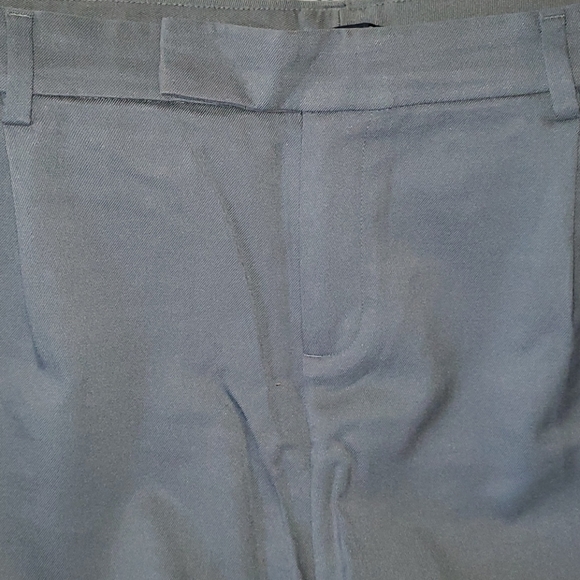 Gap green shorts - Picture 4 of 10